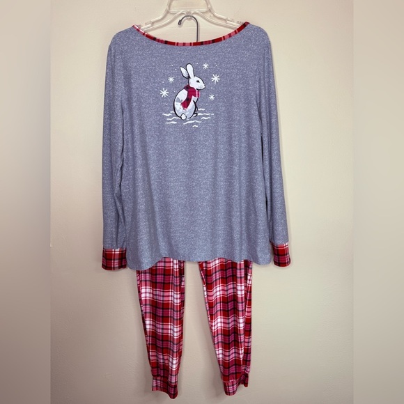 Croft & Barrow Two Piece Pajama Gray Top with Red Plaid Pants Size Medium - Picture 1 of 11